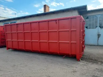 czerwony kontenenr hakowy